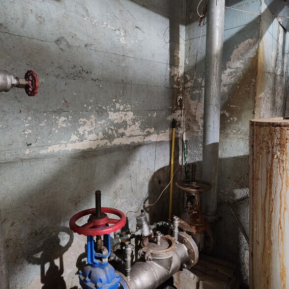 More Photos Of 7055 Terminal Sq, Upper Darby Township Medical For Sale