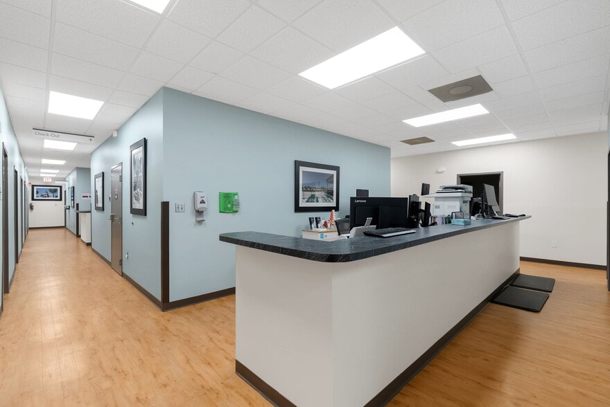 More Photos Of 701 Congaree Rd, Greenville Medical For Lease