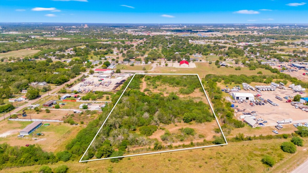 Primary Photo Of 2904 US Highway 59 Hwy, Victoria Land For Sale