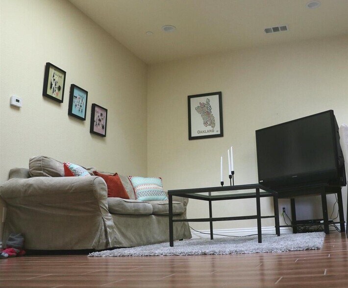 More Photos Of 1612-1616 International Blvd, Oakland Storefront Retail Residential For Sale