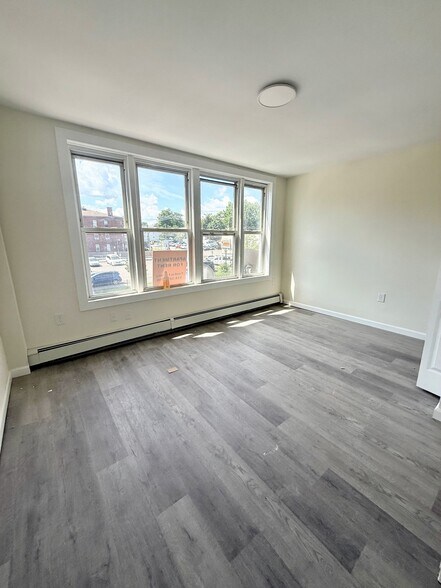 More Photos Of 642 Park St, Hartford Apartments For Sale