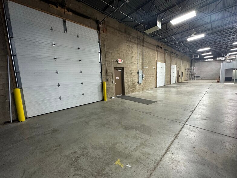 More Photos Of 2120 Howard Dr W, North Mankato Warehouse For Lease