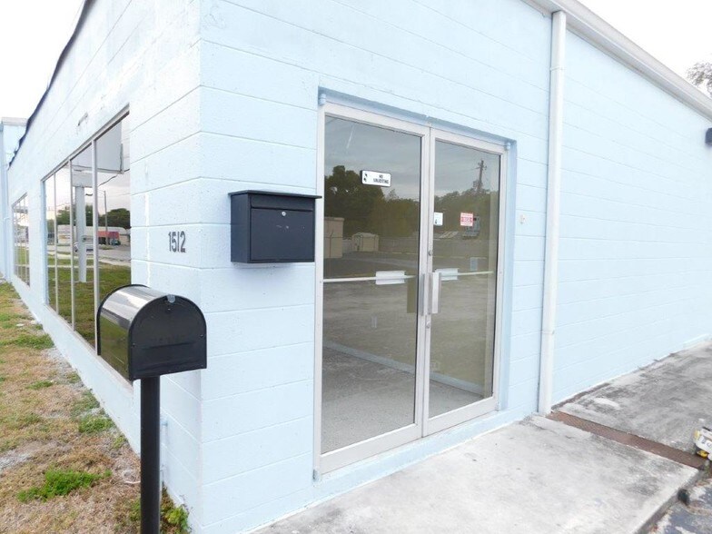 More Photos Of 1512 E Gary Rd, Lakeland Flex For Sale