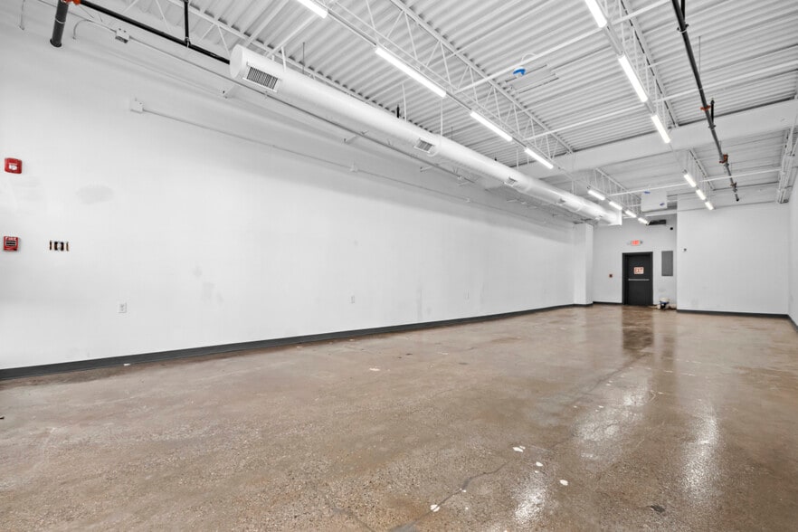 More Photos Of 34-44 Hamilton St, Saugus Freestanding For Lease