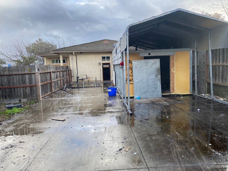 More Photos Of 300 Railroad Ave, Suisun City Office For Sale