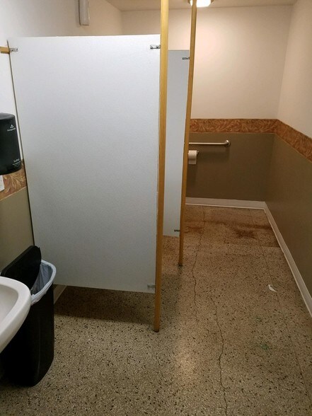 More Photos Of 612 W Gallatin St, Vandalia Apartments For Sale