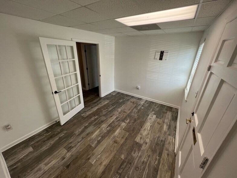 More Photos Of 3231-3233 Superior Ln, Bowie Medical For Lease