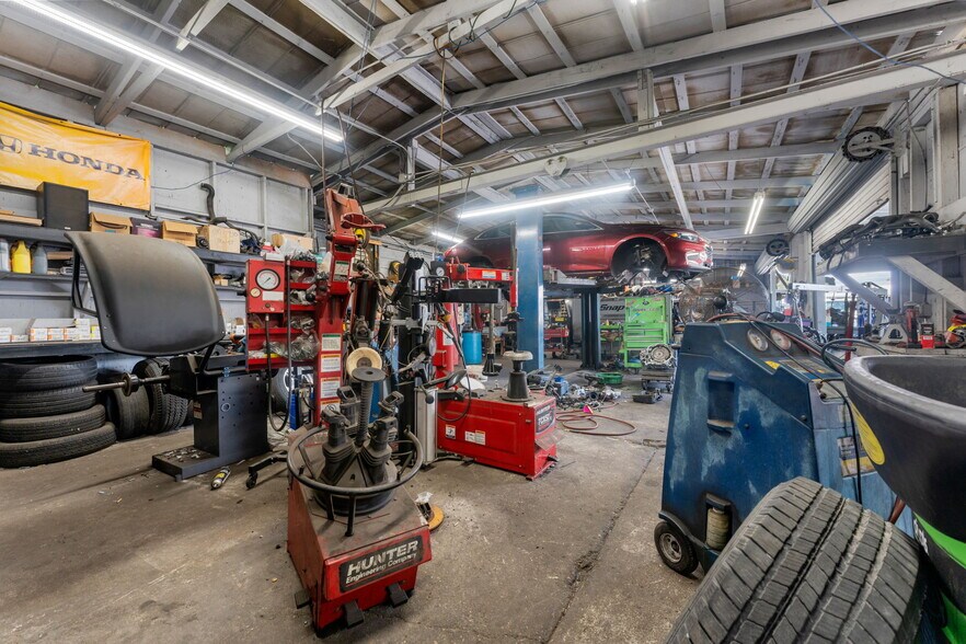 More Photos Of 1814 S Parsons Ave, Seffner Auto Dealership For Sale