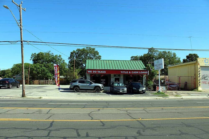 More Photos Of 3815 W Commerce St, San Antonio Coworking Space