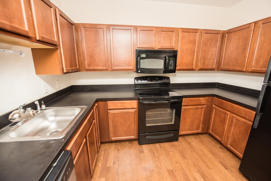 More Photos Of 803-807 Washington Blvd, Baltimore Storefront Retail Residential For Lease