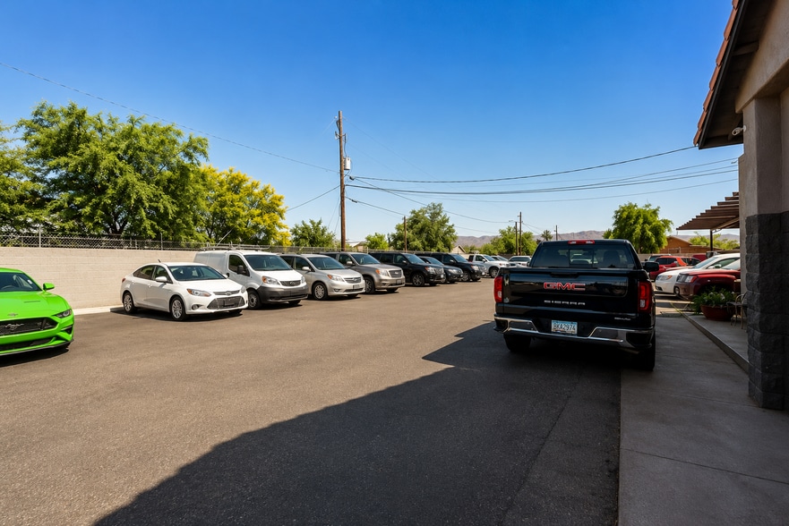 More Photos Of 906 E Broadway Rd, Phoenix Warehouse For Sale