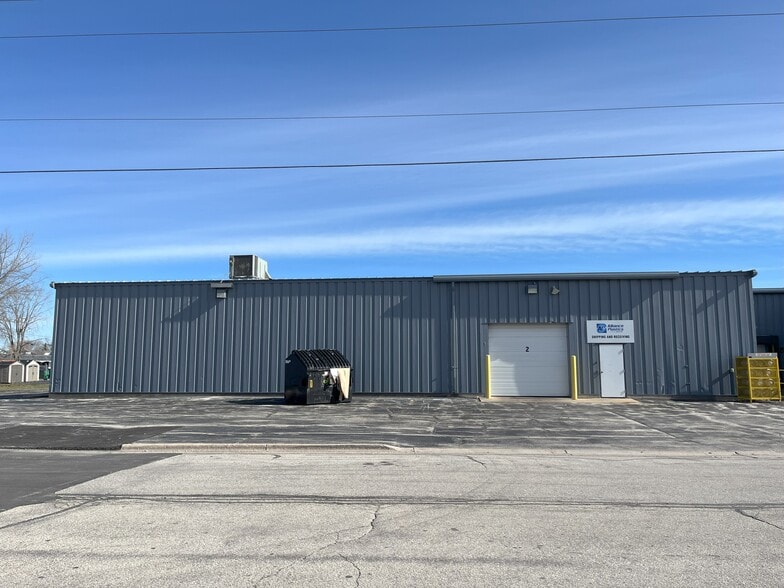 More Photos Of 1836 Sal St, Green Bay Manufacturing For Sale