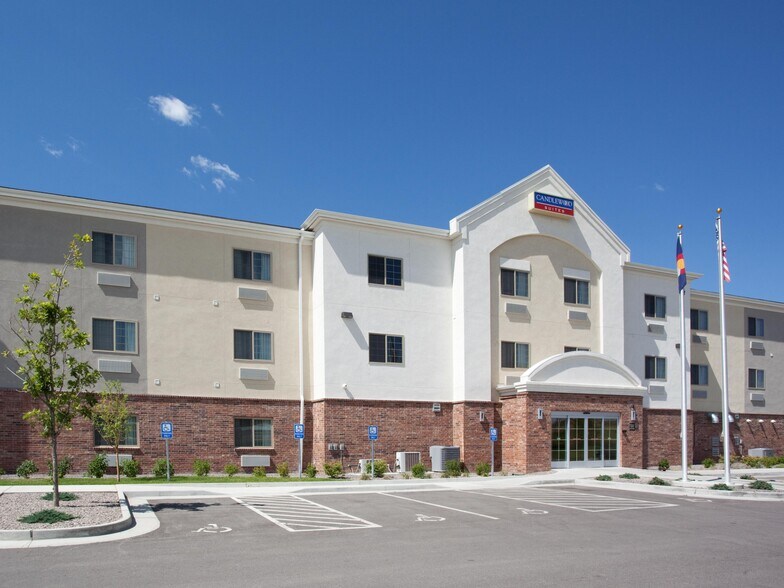 Primary Photo Of 92 Commerce St, Craig Hotel For Sale