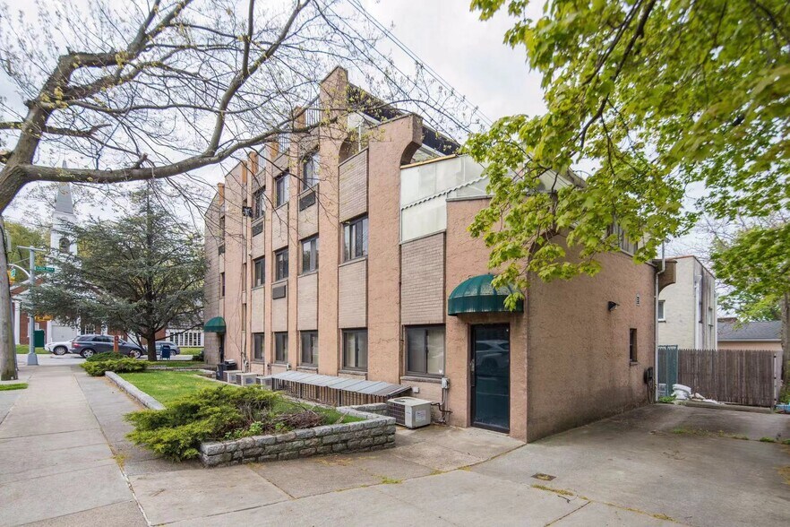 More Photos Of 4621 Little Neck Pky, Little Neck Office Residential For Sale