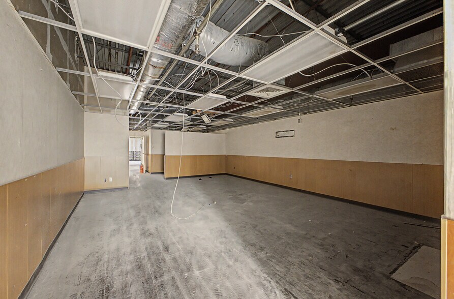More Photos Of 5866-5870 Middlebelt Rd, Garden City Freestanding For Lease