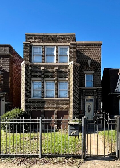 Primary Photo Of 532 Connecticut St, Gary Apartments For Sale