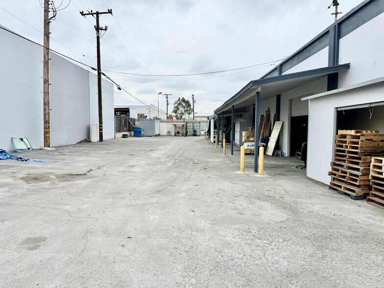 More Photos Of 13902 West St, Garden Grove Warehouse For Sale