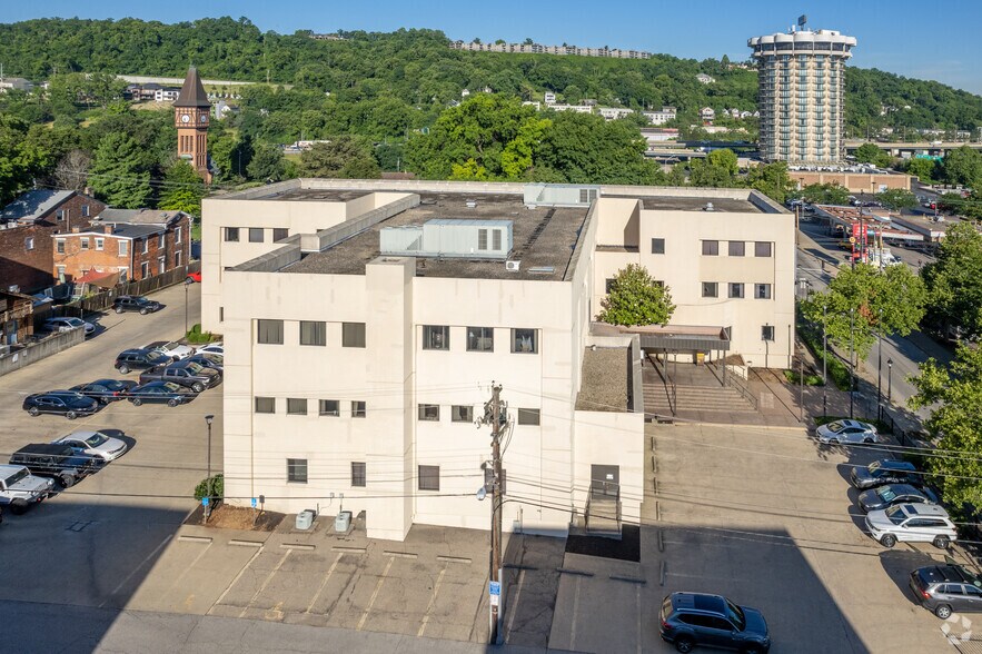 More Photos Of 525 W 5th St, Covington Office For Sale