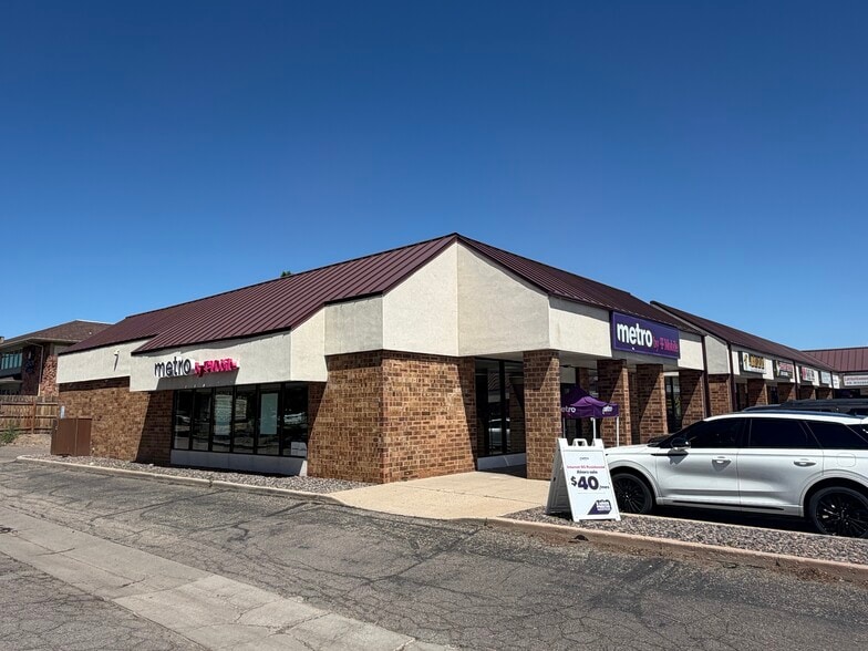More Photos Of 2295 S Chambers Rd, Aurora Unknown For Lease