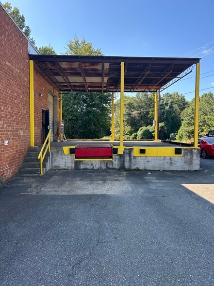 More Photos Of 108 Chicksaw Rd, Gastonia Manufacturing For Sale