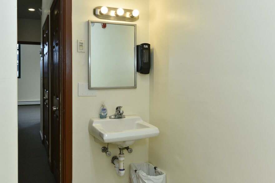 More Photos Of 754 Branch Ave, Providence Loft Creative Space For Lease