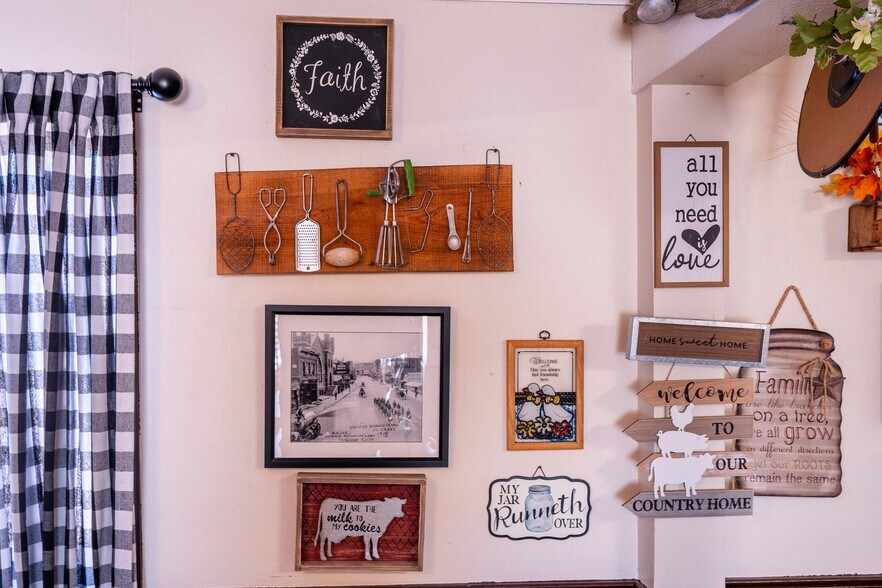 More Photos Of 1118 Robinson Ave, Trinidad Restaurant For Sale
