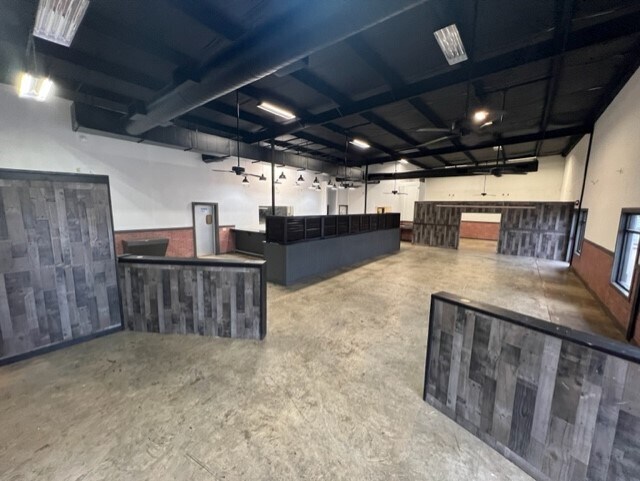 More Photos Of 8950 US-165, Sterlington Storefront For Sale