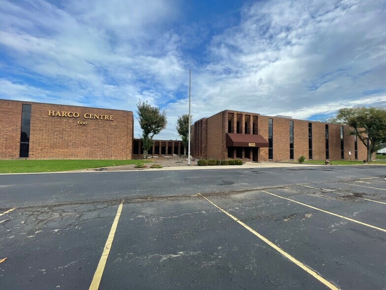 More Photos Of 600 N Union Blvd, Englewood Office For Lease