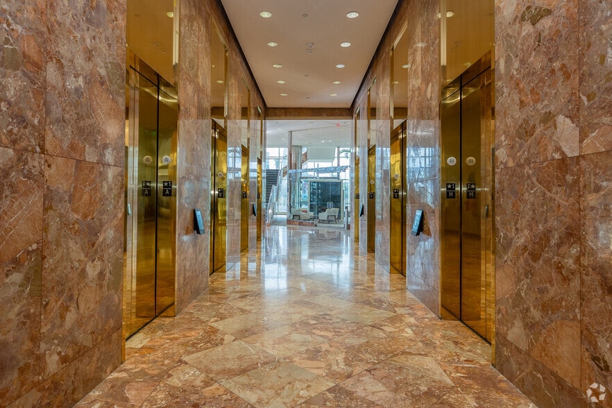 More Photos Of 225 Water St, Jacksonville Office For Lease