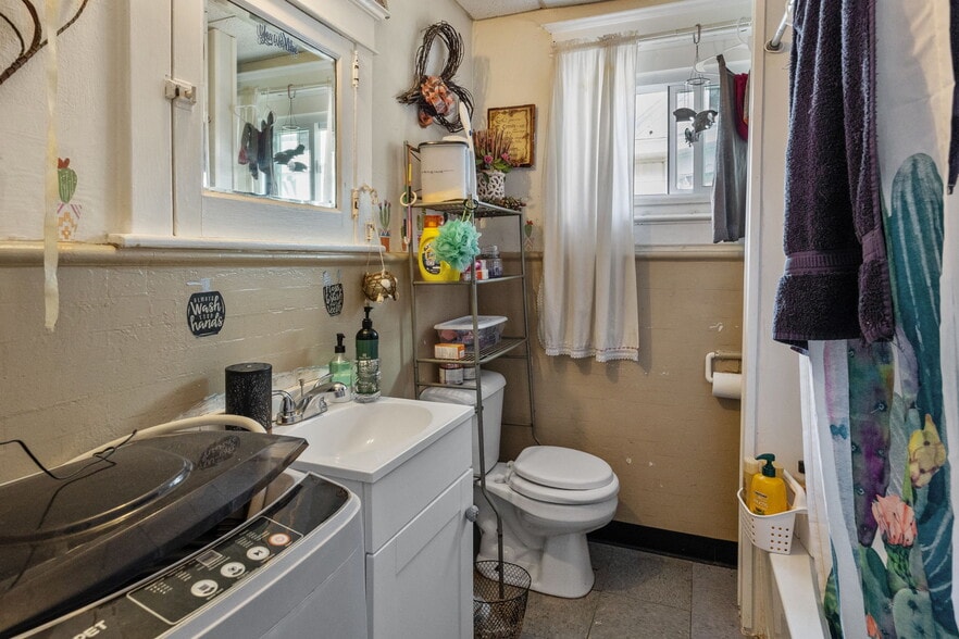 More Photos Of 231 Washington St, Morrisville Apartments For Sale