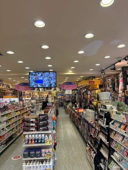 More Photos Of 164-17 Jamaica Ave, Jamaica Unknown For Lease