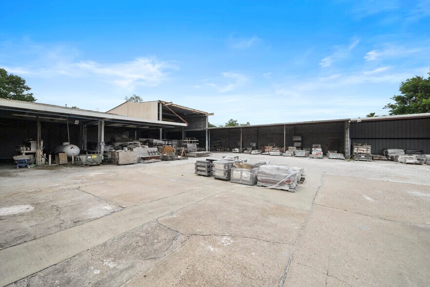 Primary Photo Of 6302 Saint Augustine St, Houston Manufacturing For Lease