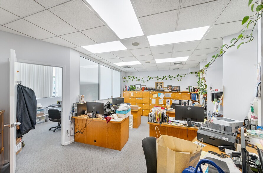 More Photos Of 2529 49th St, Astoria Manufacturing For Sale