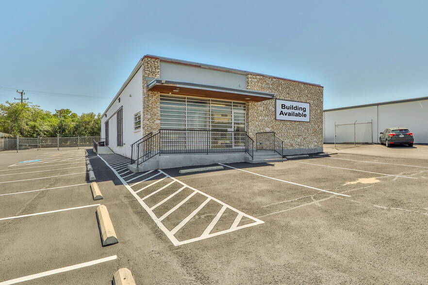 Primary Photo Of 130 W Rhapsody Dr, San Antonio Light Manufacturing For Lease