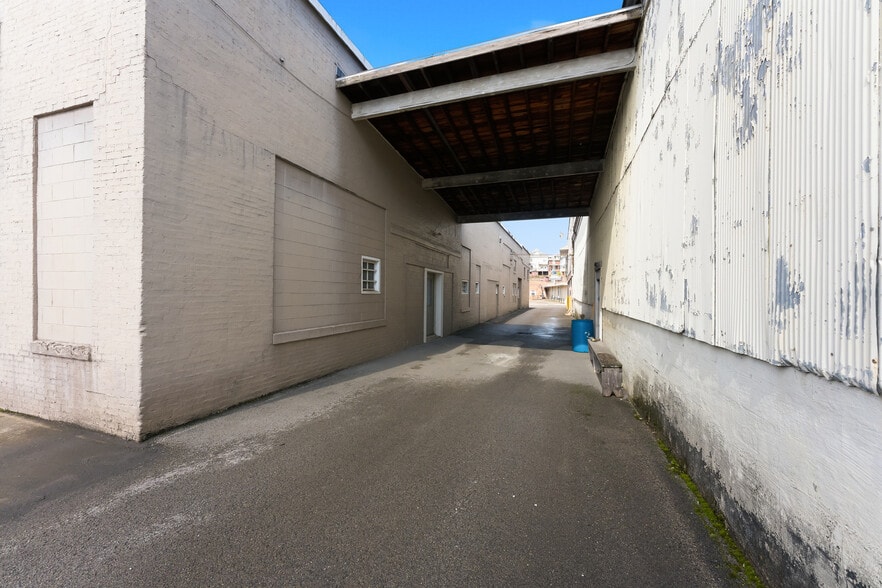 More Photos Of 715 W Pike St, Clarksburg Mixed Retail For Sale