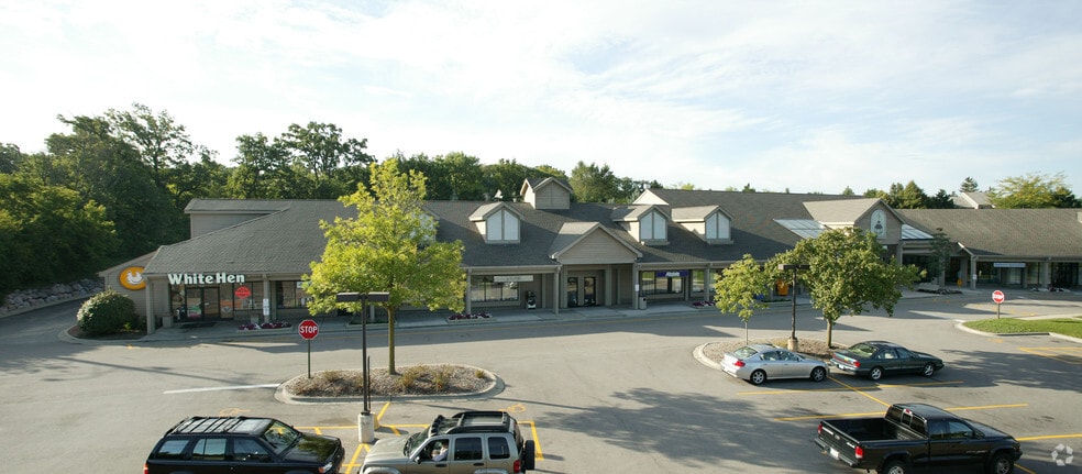 More Photos Of 5035-5075 Shoreline Rd, Lake Barrington Unknown For Lease