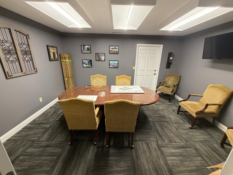 More Photos Of 2135 Rowland Ave, Savannah Light Distribution For Lease
