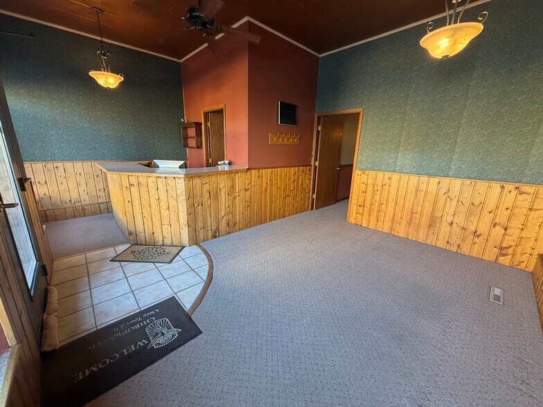 More Photos Of 117 S Minnesota Ave, Saint Peter General Retail For Lease