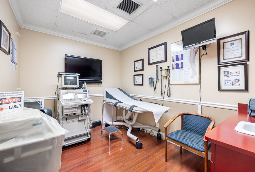 More Photos Of 400 E 57th St, New York Apartments For Lease