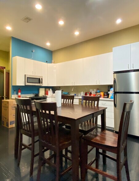 More Photos Of 523 24th St, Galveston Loft Creative Space For Sale