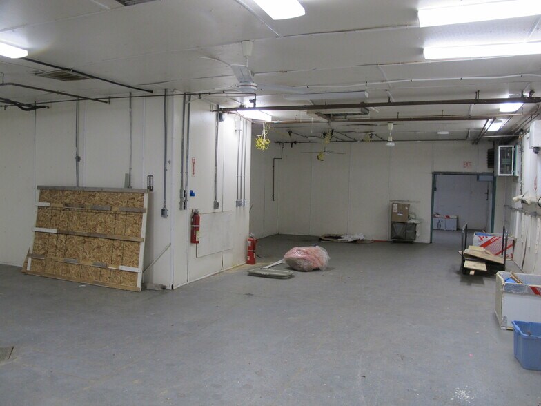 More Photos Of 150 China, Winslow Warehouse For Sale