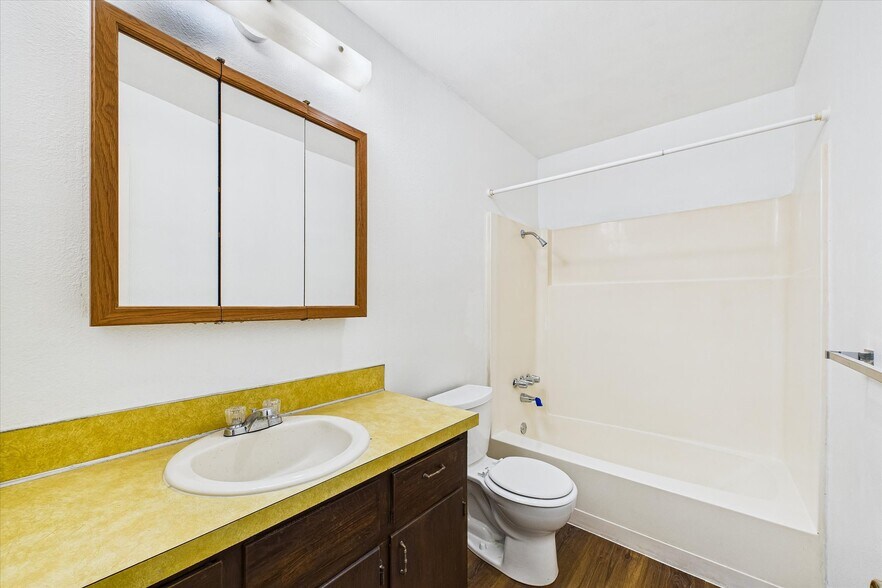 More Photos Of 3002-3016 Smith Ln, Fortuna Apartments For Sale