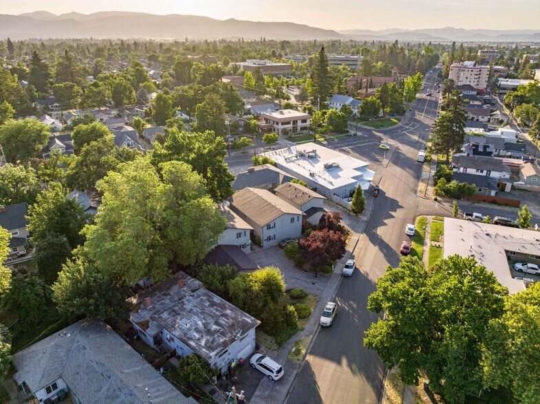 More Photos Of 516 J St, Medford Multifamily For Sale