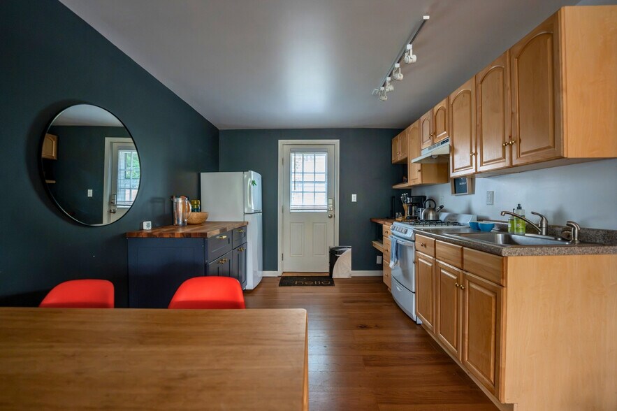 More Photos Of 53470 NY-30 Hwy, Roxbury Flex For Sale