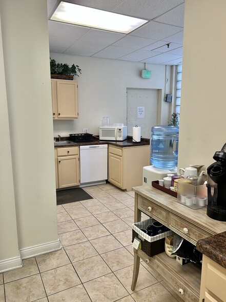More Photos Of 333 E Ohio St, Indianapolis Medical For Lease
