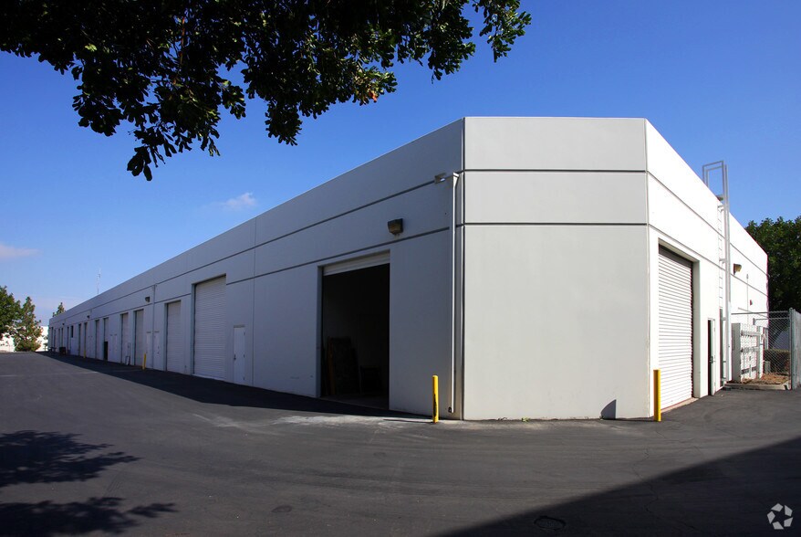 More Photos Of 1151-1159 Pomona Rd, Corona Warehouse For Lease