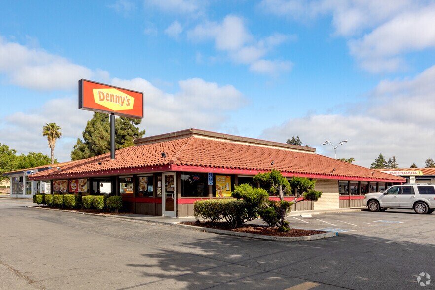Primary Photo Of 3715 El Camino Real, Santa Clara Restaurant For Lease