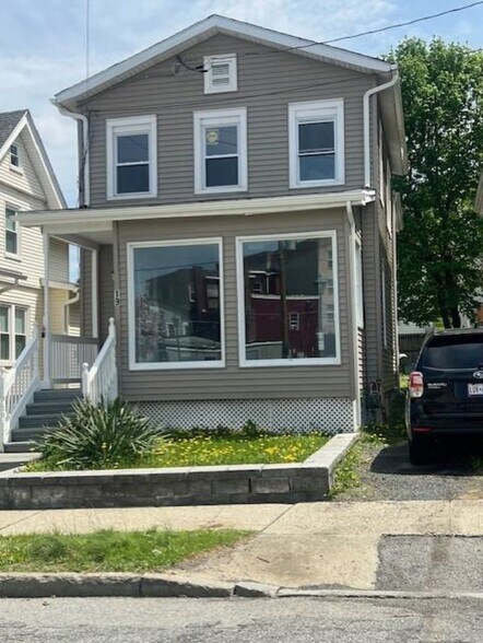 Primary Photo Of 19 Orchard St, Walden Office For Sale