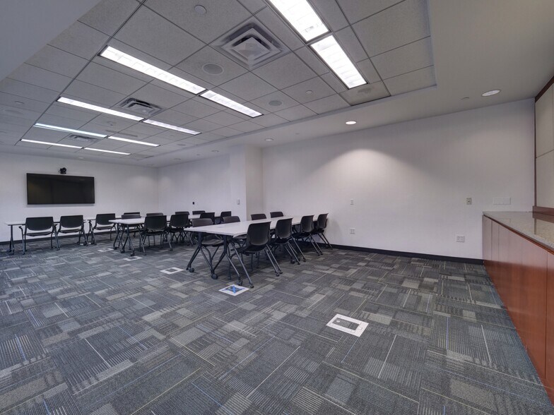 More Photos Of 1 University Square Dr, Princeton Office For Lease