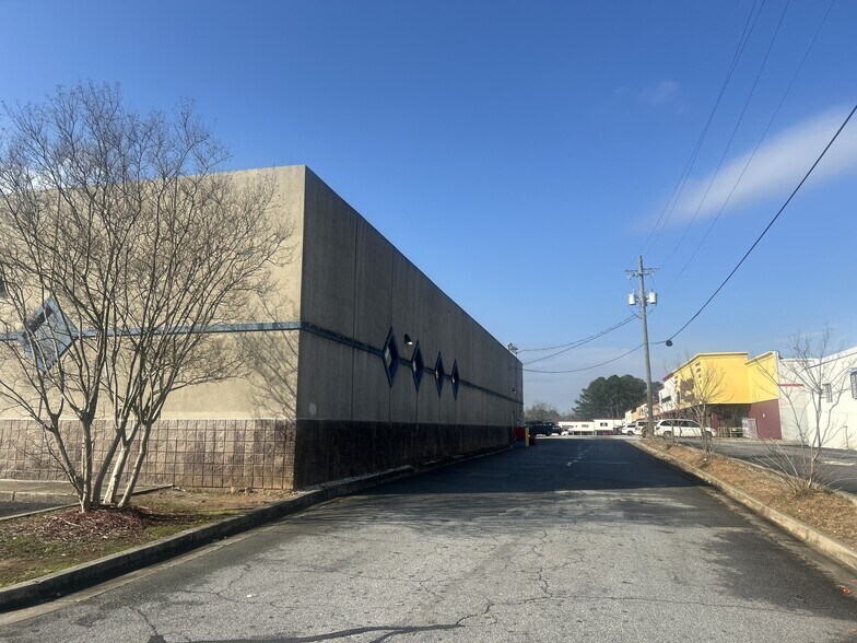 More Photos Of 2350 Lake Harbin Rd, Morrow General Retail For Sale